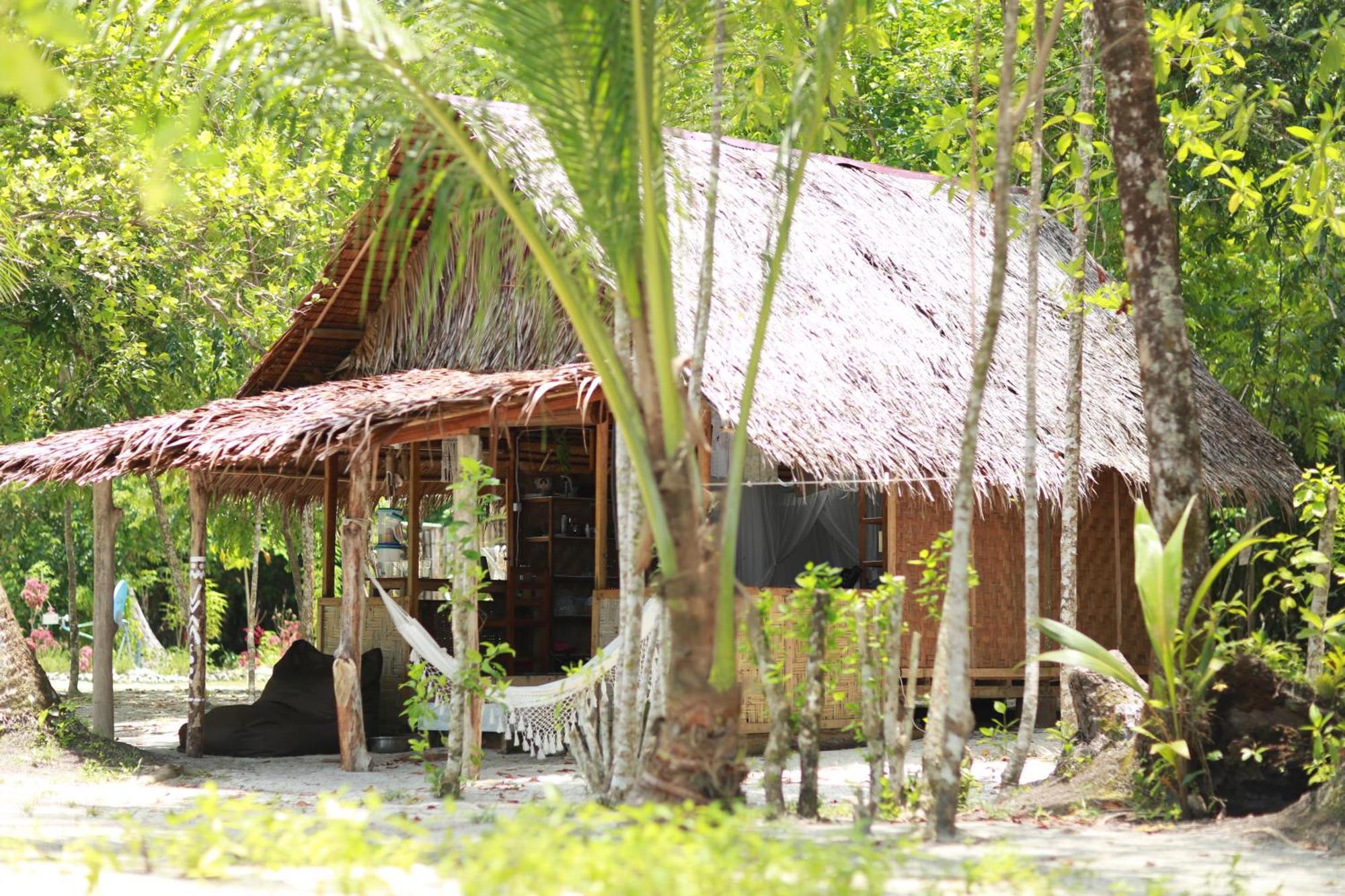 Pinang Island - Private Island Sea View Bungalows Singkil  Exterior photo